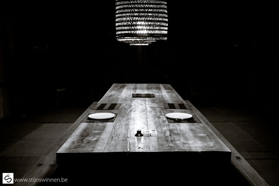 Nam Cang: minimal design interior in the dark